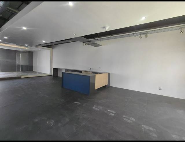 287M² OFFICE TO LET IN MAGALIESSIG